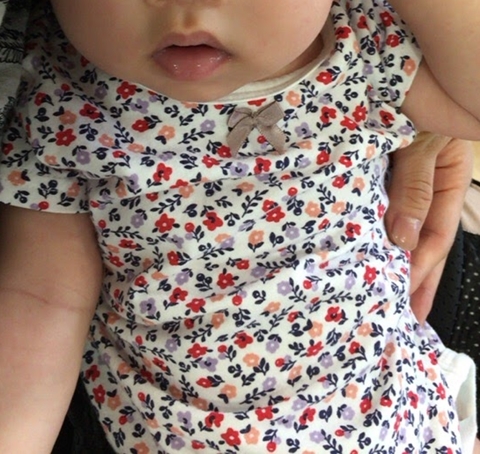 赤ちゃんの肌着 夏はノースリーブor半袖 キャミソールorタンクトップ 前開きボタンは体にあたる まいにちはてな